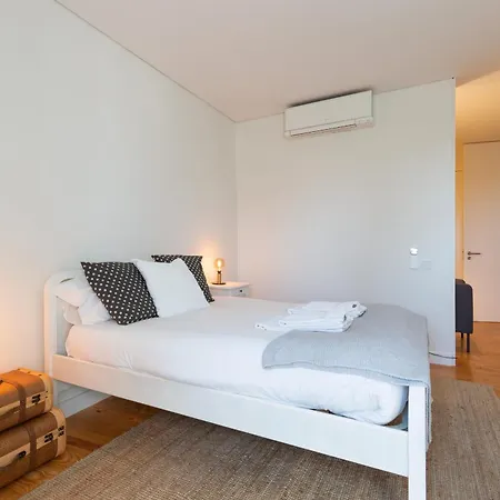 Apartment Charming Graca, 354 *